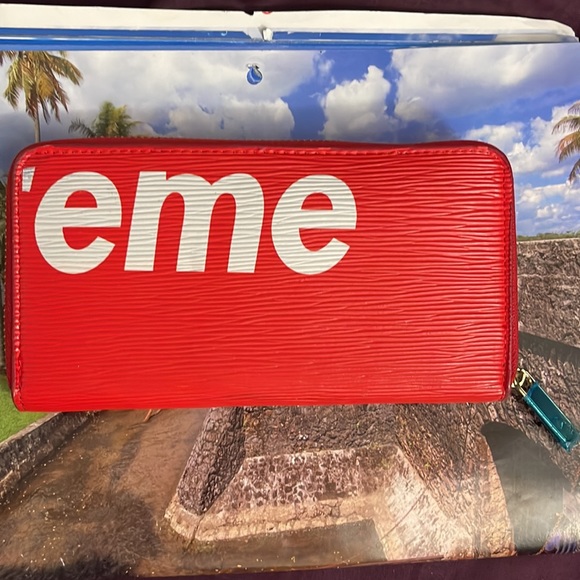 Louis Vuitton x Supreme wallet - Picture 2 of 2